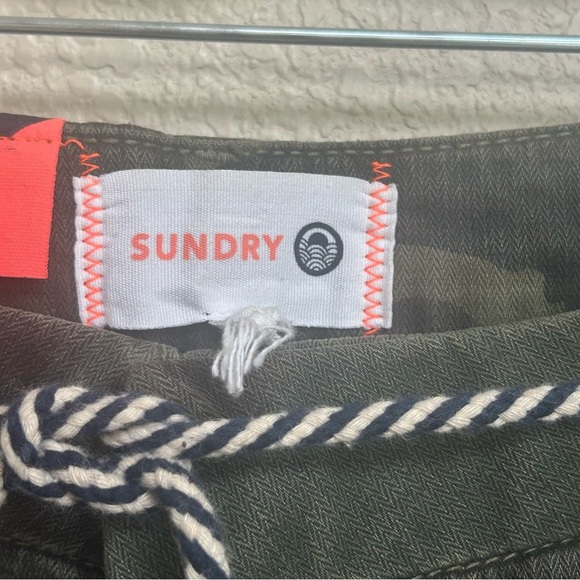 NWT Sundry Women’s Camo Cotton Pants Size 24 Drawstring Waist Tapered Leg - Picture 7 of 12